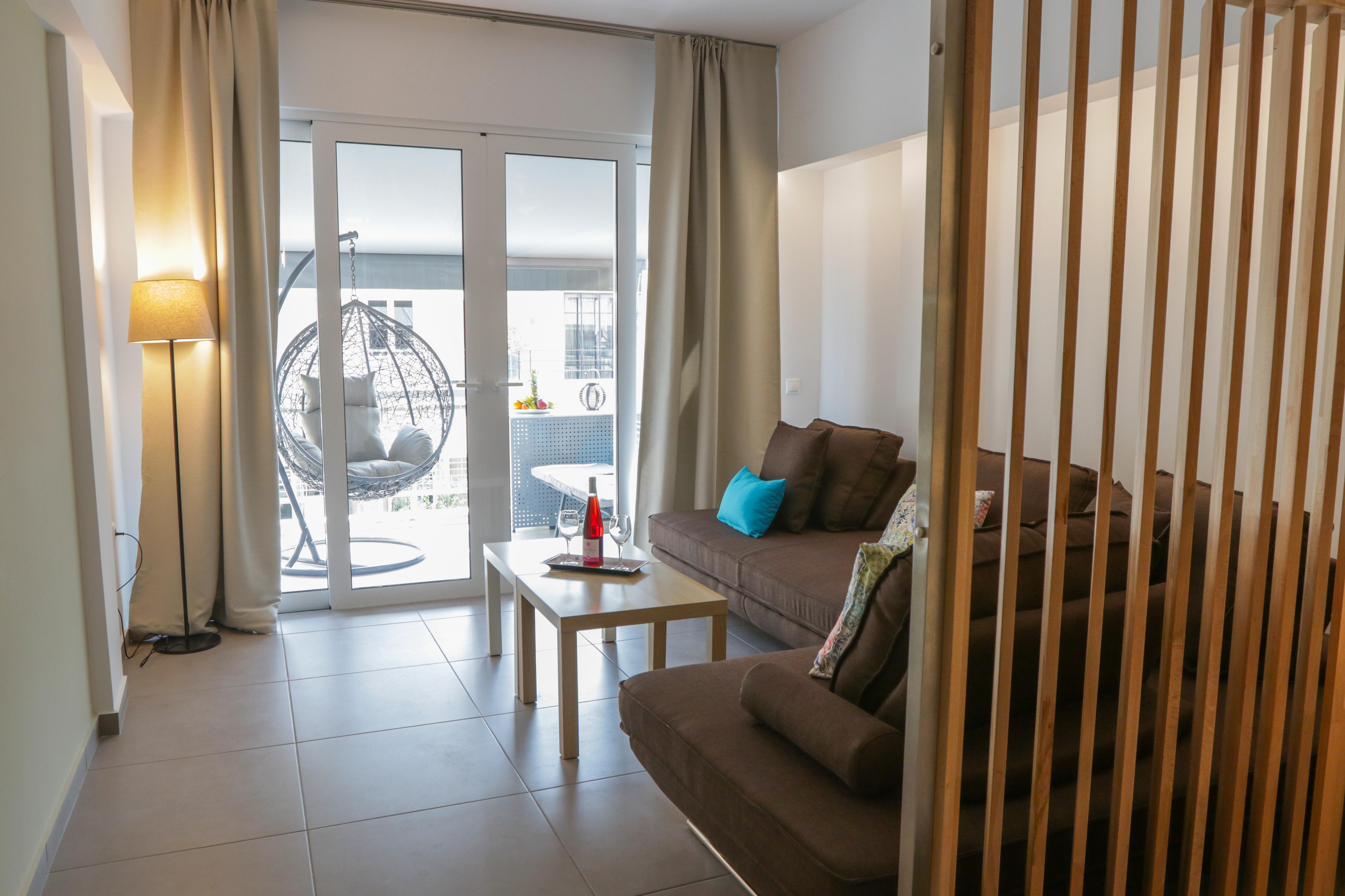 V36 Suites Атина Екстериор снимка