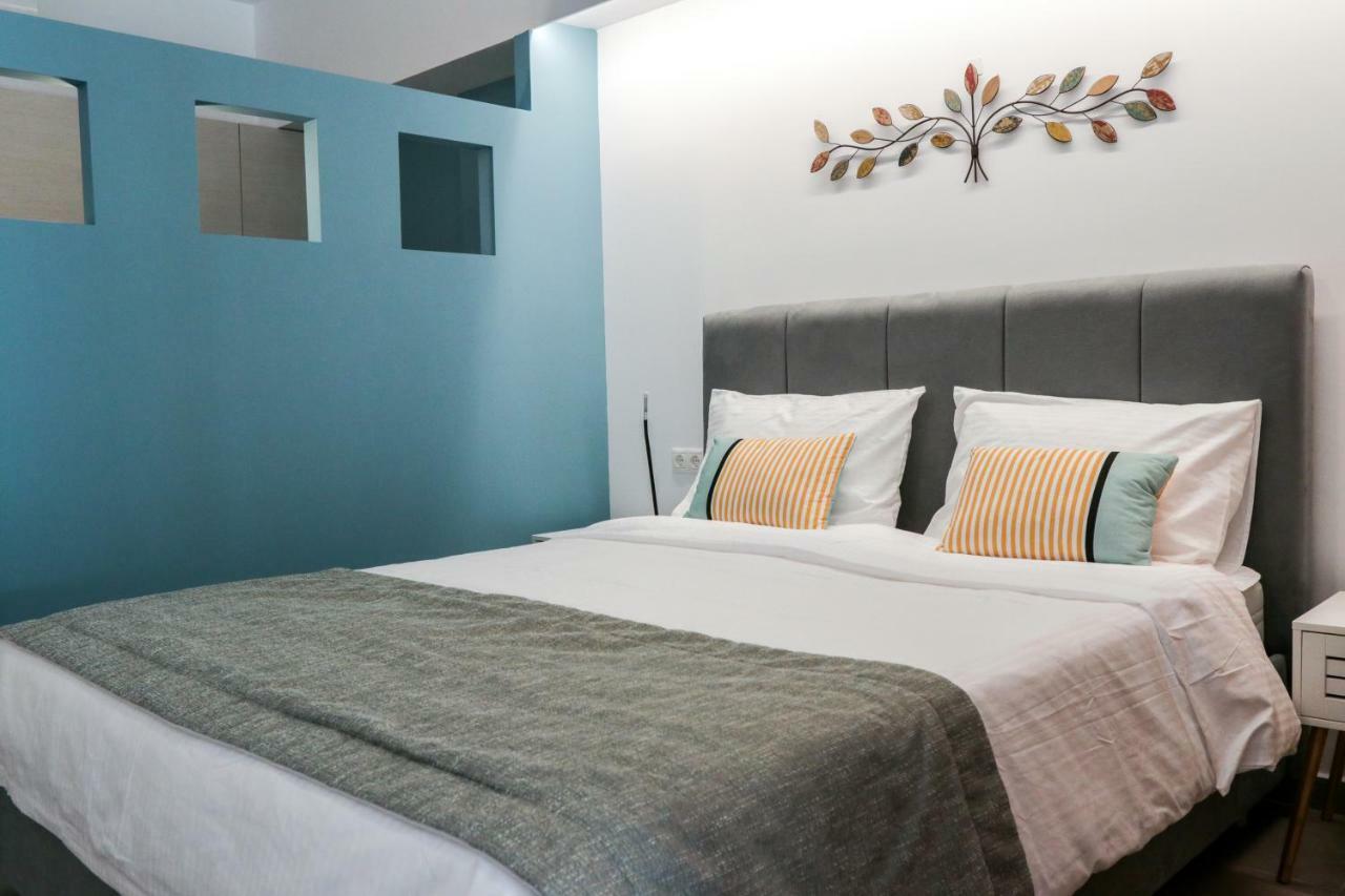 V36 Suites Атина Екстериор снимка